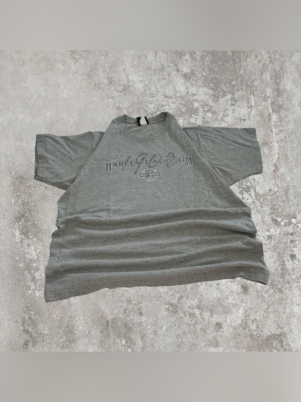 Vintage 2002 Gray Harley Davidson Logo Graphic Tee